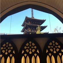 京都祝言 ＳＨＵ：ＧＥＮの画像｜五重塔が見えるチャペル
