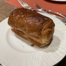 ＢＥＬＬＥ　ＪＡＲＤＩＮ（ベル・ジャルダン）の画像｜1つ目のパンです。サクサクで
美味しかったです。