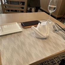 BLANC RIRE 大阪（ブランリール　オオサカ）の画像｜ブライダルサロンの試食席です。