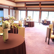 大阪城西の丸庭園 大阪迎賓館の画像｜披露宴会場のゲストテーブル