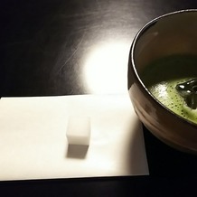大阪城西の丸庭園 大阪迎賓館の画像｜頂いた薄茶
夏だったので、氷で冷やされているのもホスピタリティが高いなと思いました