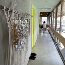 NAKANOSHIMA TERRACE # AND ME（中之島テラス # AND ME）の画像｜待合室までの廊下