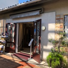 小さな結婚式　神戸モザイク店の画像｜入り口前景色