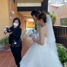 小さな結婚式　神戸モザイク店の画像｜記念撮影　リモートの方と一緒に