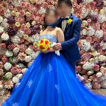 小さな結婚式　神戸モザイク店の画像｜披露宴会場
壁一面のお花壁
写真映え間違いなし