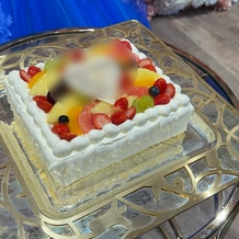 小さな結婚式　神戸モザイク店の画像｜ウエディングケーキ
果物アレルギーがある弟の為に、大丈夫な果物だけで作ってくださってます。