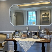 ラグナヴェール ＳｋｙＴｅｒｒａｃｅ（ＬＡＧＵＮＡＶＥＩＬ ＳｋｙＴｅｒｒａｃｅ）の画像｜披露宴会場に入る前のスペース
こちらも自由に装飾可能とのこと