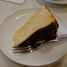 ザ・コンダーハウス（ＴＨＥ ＣＯＮＤＥＲ ＨＯＵＳＥ）の画像｜バスクチーズケーキ