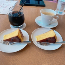 ザ・コンダーハウス（ＴＨＥ ＣＯＮＤＥＲ ＨＯＵＳＥ）の画像｜食後のデザート、バスクチーズケーキは隣のレストランにも置いてあるとのことです。