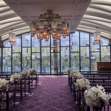 ザ・コンダーハウス（ＴＨＥ ＣＯＮＤＥＲ ＨＯＵＳＥ）の画像｜スタンドガラスのチャペル