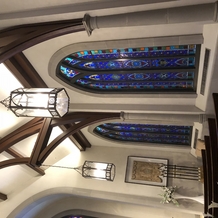 エルカミーノリアル大聖堂の画像｜チャペルのステンドグラス