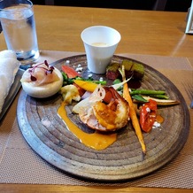 THE LANDMARK SQUARE OSAKA（ザ ランドマークスクエア オオサカ）の画像｜お箸で全て食べれます
彩りもキレイ