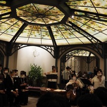 Ａｎｎｉｖｅｒｓａｒｙ．　Ａｎ　ＥＢＩＳＵ（アニバーサリー　アン　恵比寿）の画像｜チャペルでの演奏