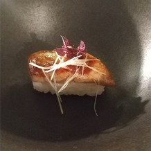 Ａｎｎｉｖｅｒｓａｒｙ．　Ａｎ　ＥＢＩＳＵ（アニバーサリー　アン　恵比寿）の画像｜試食のフォアグラ寿司