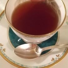 Ａｎｎｉｖｅｒｓａｒｙ．　Ａｎ　ＥＢＩＳＵ（アニバーサリー　アン　恵比寿）の画像｜試食の食後の紅茶(ティーカップが素敵)