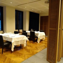 リストランテ　カノビアーノ　（ホテル雅叙園東京）の画像｜仕切れるので受付後の待合スペースにできます