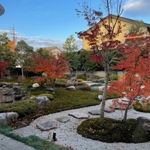 ＧＩＦＵ　ＭＯＮＯＬＩＴＨ（岐阜モノリス）の画像｜庭園が綺麗で夜になるとライトアップでさらに綺麗。