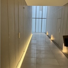 ＧＩＦＵ　ＭＯＮＯＬＩＴＨ（岐阜モノリス）の画像｜光の回廊