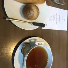 東京會舘の画像｜コンソメスープと、パン
