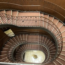 東京會舘の画像｜ファーストミートで撮影する螺旋階段です。
