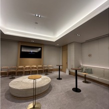 東京會舘の画像｜挙式控え室でもドリンクがのめます