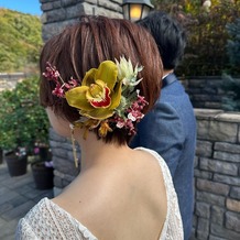 ルグラン軽井沢ホテル＆リゾートの画像｜ブーケと同じ造花でヘアアクセサリーを作ってもらった