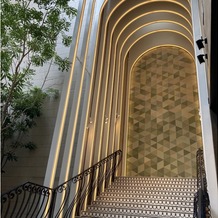トリフォーリア ＮＡＧＯＹＡの画像｜チャペル直結の大階段