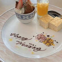北野異人館　旧クルペ邸の画像｜プレートも華やかで、本番でもゲストそれぞれにメッセージプレートを用意出来ると聞き今から楽しみです