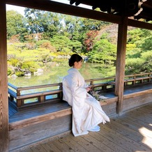 平安神宮会館の画像｜写真撮影中。神苑にて。