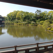 平安神宮会館の画像｜お庭には鳥や魚がいてとても癒やされました。