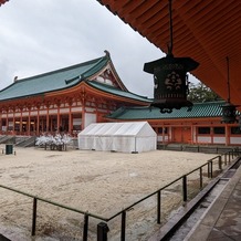 平安神宮会館の画像｜平日のみ挙式のできる本殿外観