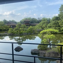 平安神宮会館の画像｜挙式前には神苑での撮影時間もあり、広いお庭に癒されそうです