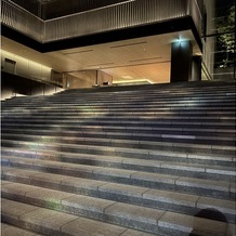 THE THOUSAND KYOTO （ザ・サウザンド京都）の画像｜ホテル入ってすぐの大階段です