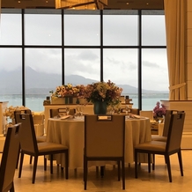 THE BAYSUITE SAKURAJIMA TERRACE（ザ・ベイスイート 桜島テラス）の画像｜披露宴会場「MER(メール)」