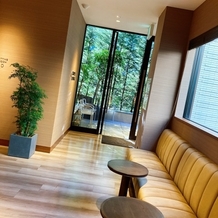 BLEU GRACE OSAKA（ブルーグレース大阪）の画像｜ゲスト待合室前