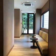 BLEU GRACE OSAKA（ブルーグレース大阪）の画像｜2階の廊下