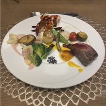 BLEU GRACE OSAKA（ブルーグレース大阪）の画像｜お肉柔らかく、野菜も美味しかった。
素材の味を生かした炭塩やソースも何種類かあり楽しめた。