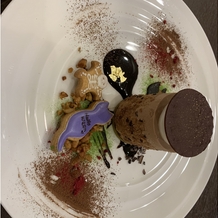 エリスリーナ西原ヒルズガーデンの画像｜琉球松をイメージしたチョコケーキも甘くて美味しい