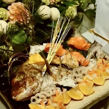 菊乃井の画像｜お祝いの鯛です