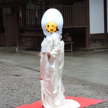 鹿島神宮の画像｜追加料金なしのスタンダードプランの白無垢に綿帽子を被りました。