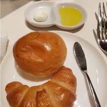 ザ グランダブリュー 水戸（THE GRAND W MITO）の画像｜パン。トリュフバターとオリーブオイル