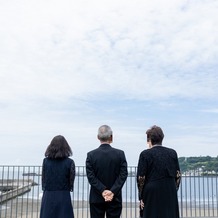 ＨＯＴＥＬ ＡＯ ＫＡＭＡＫＵＲＡ（ホテル 青 鎌倉）の画像｜ガーデンでの親とのファーストミート