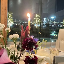 ララシャンスガーデン　東京ベイの画像｜テーブル装花と夜景です！