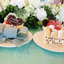 ブレスド　バイ・ザ・シー（オリエンタルホテル　沖縄リゾート＆スパ）の画像｜ウェディングケーキカット後にサプライズで旦那さんのケーキプレートにメッセージ書いてもらえました^ ^
