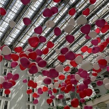 グランドニッコー東京ベイ 舞浜の画像｜挙式会場の前で行われるバルーンシャワー