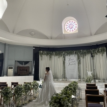 小さな結婚式　松山店の画像｜チャペル内。