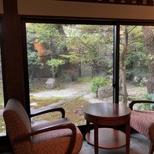YOKKAICHI HARBOR 尾上別荘の画像｜庭園
待合室から食事の会場としてもつかえます。