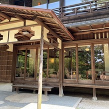 YOKKAICHI HARBOR 尾上別荘の画像｜ゲストの待合用の建物。普段はレストランとして使われている。