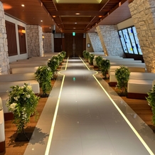 小さな結婚式　ホテル日航大阪の画像｜バージンロード