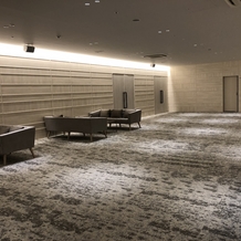 ザ・フォレストテラス熊本の画像｜白の会場のゲスト待機場